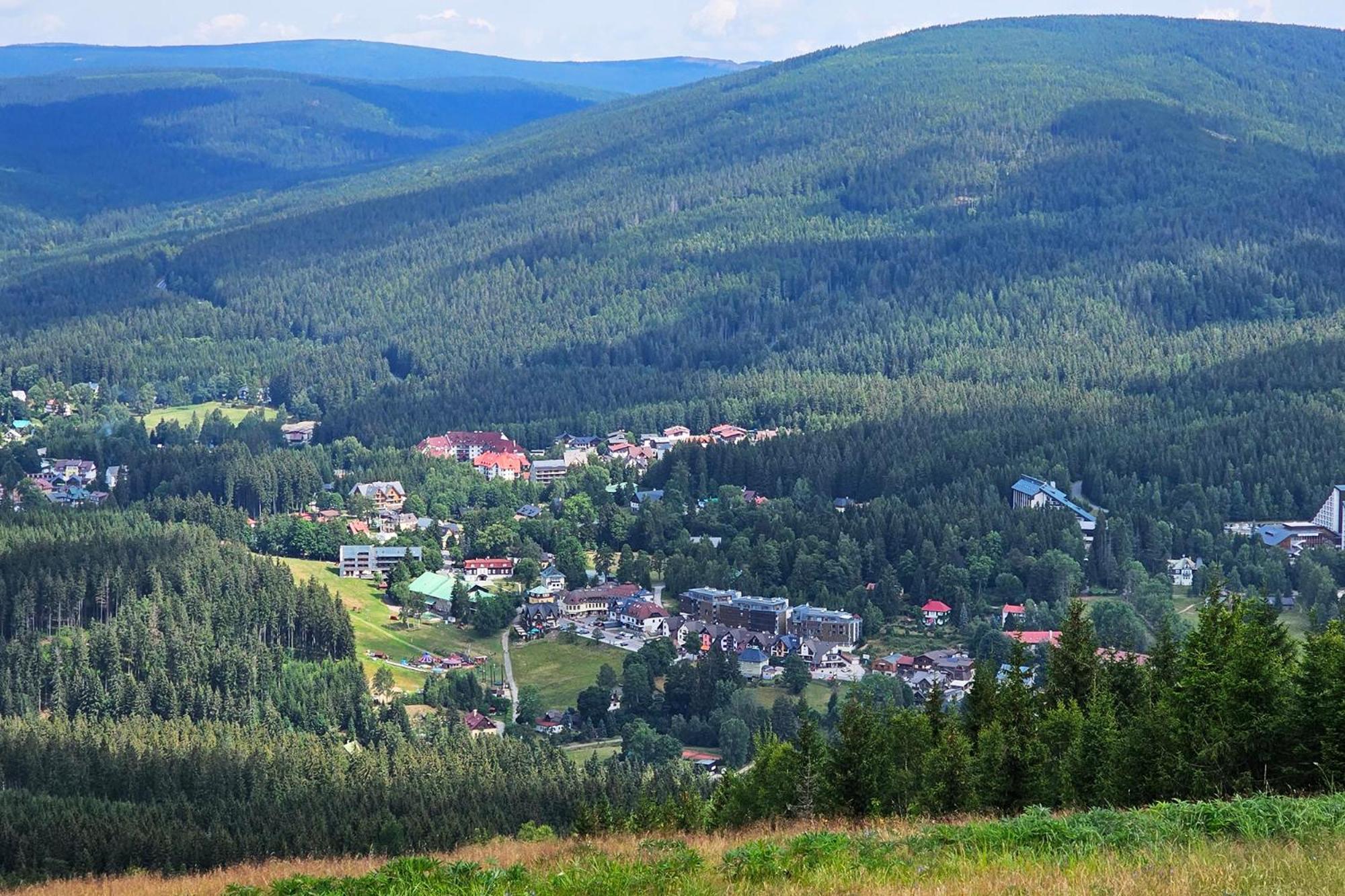 Enjoyharrachov - Atraktivni Slunne Studio Certovka V Centru Harrachova S Garazovym Parkovanim, Wifi-Wlan, Sat, Herni Konzoli, Netflix Zdarma A Nejkrasnejsim Vyhledem Na Certovu Horu S Arealem Skokanskych Mustku A Sjezdovku Zewnętrze zdjęcie